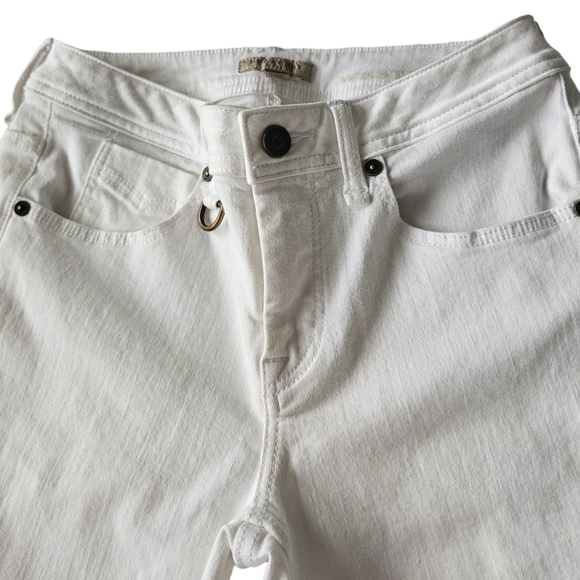 Burberry Brit Skinny leg Mid-rise Zip Closure five pockets white jeans. Size 28. - Picture 5 of 8